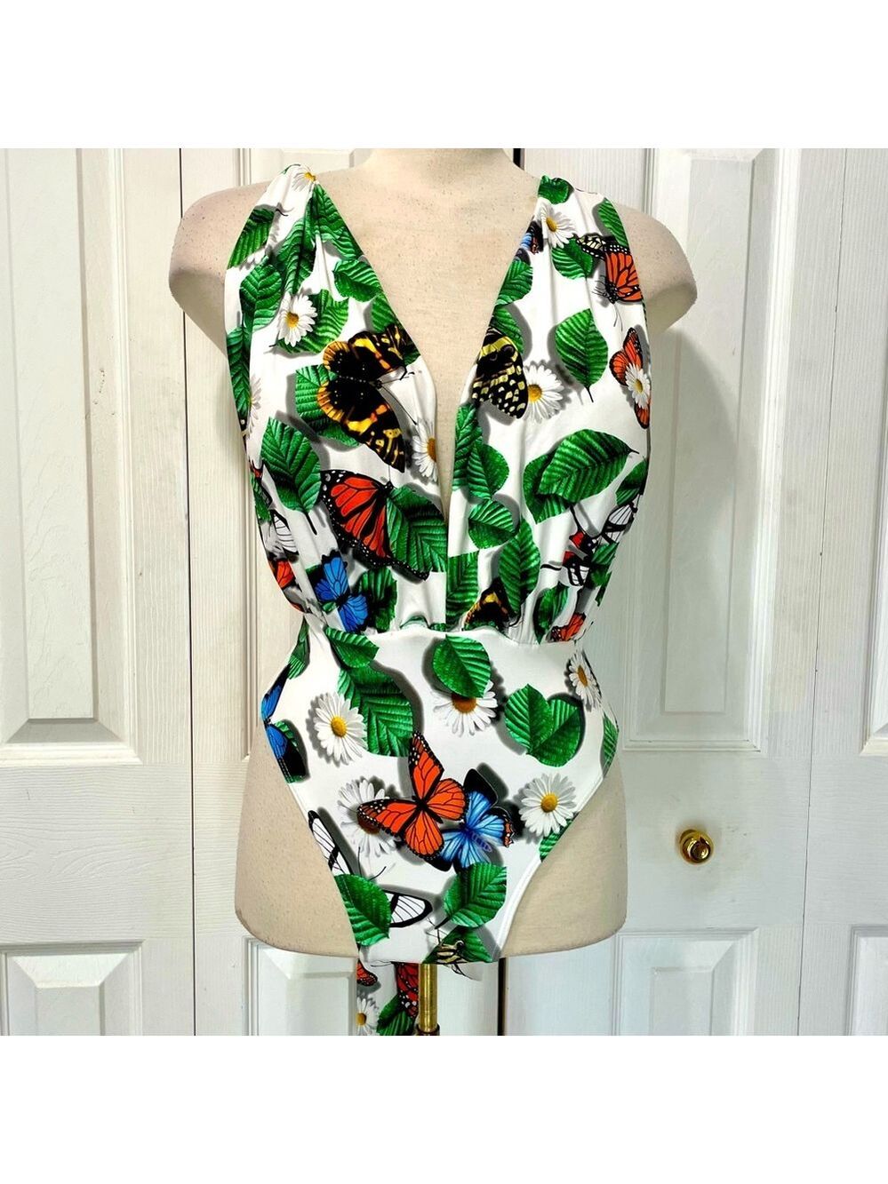 NWT Pura Butterfly and Leaf Print One Piece Swimsuit
